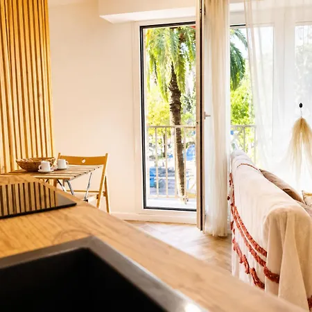 Del Mar Apartment *